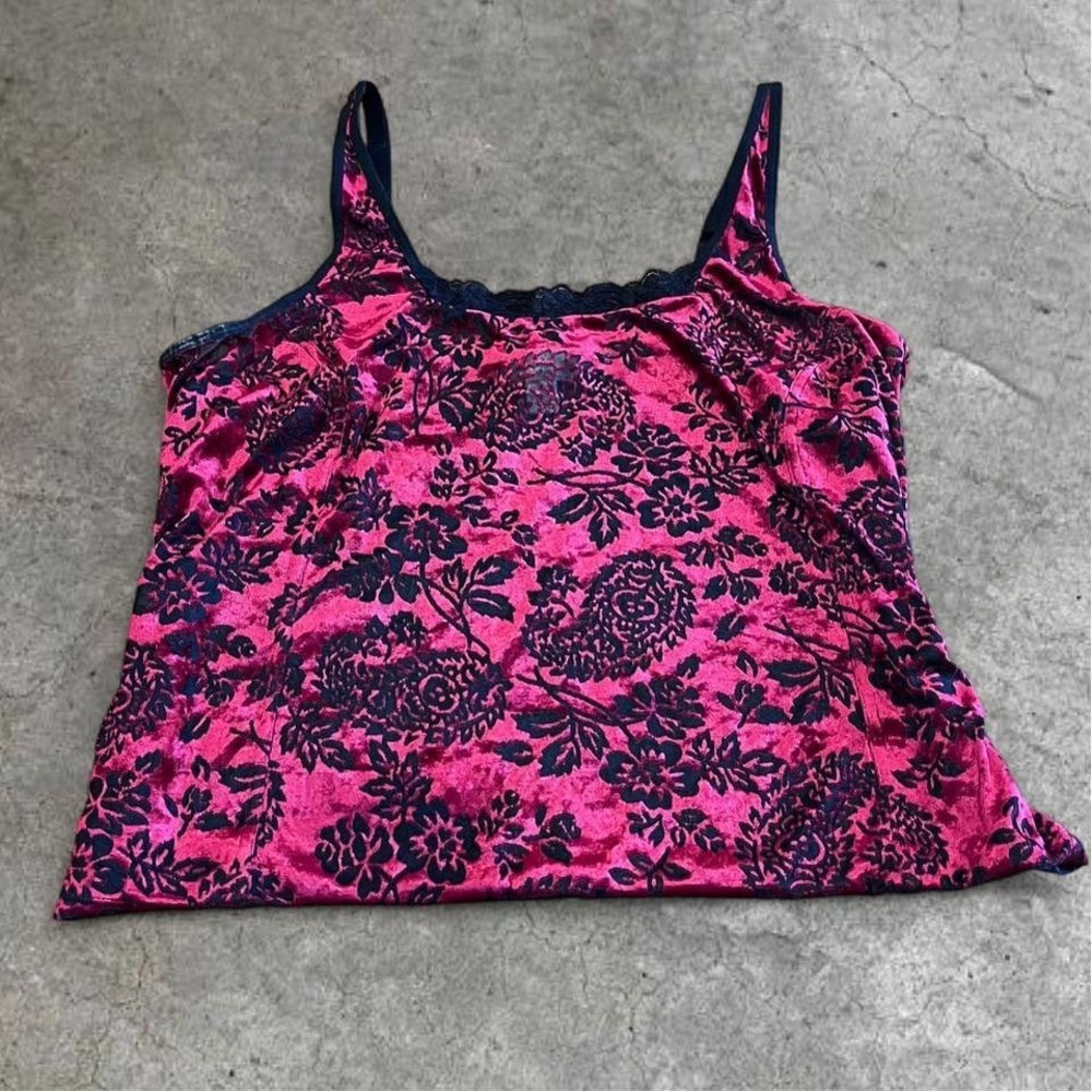 ⭐y2k red and black velour floral embroidered tank top larg